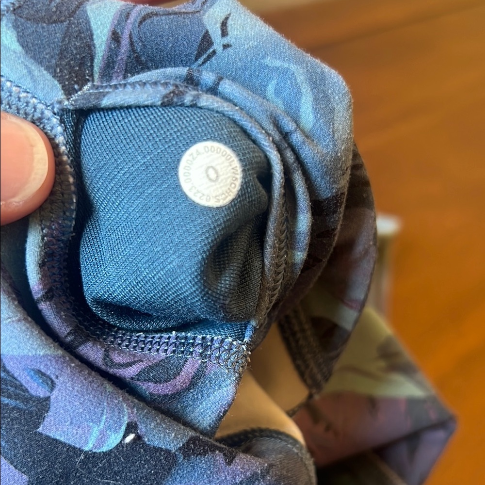 Lululemon Floral Patterned Leggings - Picture 7 of 7